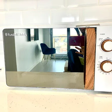Winners Of 2025 Traveller Award, Elegant Two Bedroom With Netflix & Wifi *