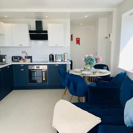 דירה Winners Of 2025 Traveller Award, Elegant Two Bedroom With Netflix & Wifi לידס