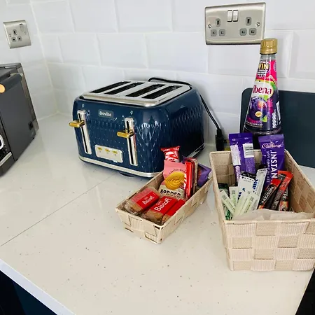 Lägenhet Award Winner Of 2026 &2025 Traveller & Best Guest Rated Apartment, Two Bedroom, #1 Leeds City Centres Most Central Location, Great 180 Degree Views,Balcony , Parking Onsite, Netflix & Wifi *