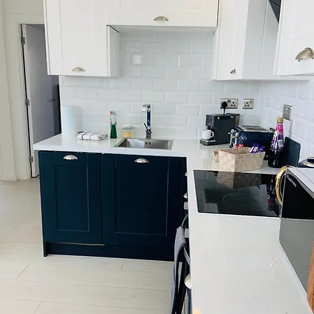דירה Winners Of 2025 Traveller Award, Elegant Two Bedroom With Netflix & Wifi