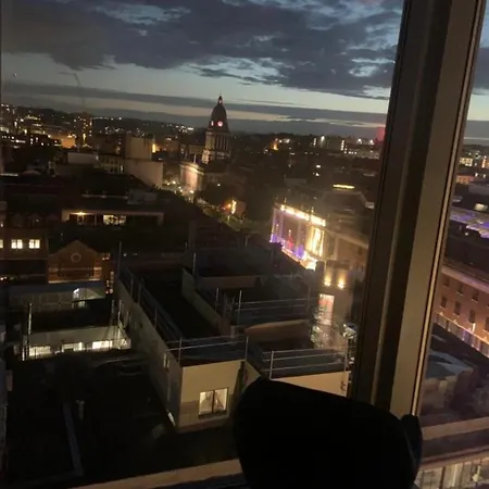 Award Winner Of 2026 &2025 Traveller & Best Guest Rated Apartment, Two Bedroom, #1 Leeds City Centres Most Central Location, Great 180 Degree Views,Balcony , Parking Onsite, Netflix & Wifi Lägenhet Leeds (West Yorkshire)