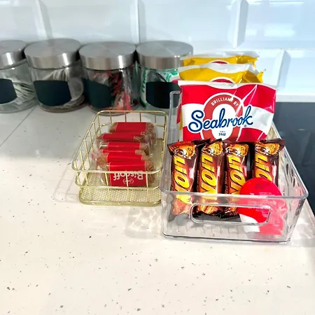 Award Winner Of 2026 &2025 Traveller & Guest Rated Apartment, Two Bedroom, #1 Centres Location, Great 180 Degree Views,balcony , Parking Onsite, Netflix & Wifi 公寓 *