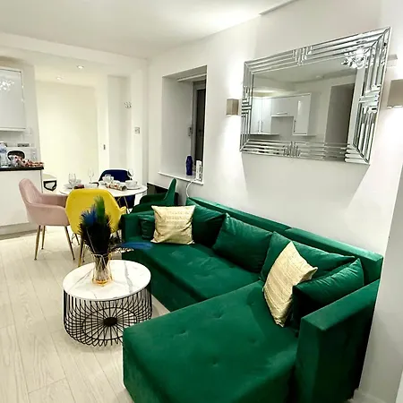 Award Winner Of 2026 &2025 Traveller & Best Guest Rated Apartment, Two Bedroom, #1 Leeds City Centres Most Central Location, Great 180 Degree Views,Balcony , Parking Onsite, Netflix & Wifi Lägenhet Leeds (West Yorkshire)