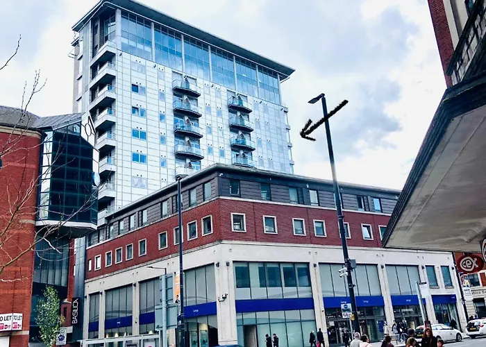 Award Winner Of 2026 &2025 Traveller & Guest Rated Apartment, Two Bedroom, #1 Centres Location, Great 180 Degree Views,balcony , Parking Onsite, Netflix & Wifi *