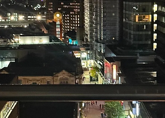 Award Winner Of 2026 &2025 Traveller & Guest Rated Apartment, Two Bedroom, #1 Centres Location, Great 180 Degree Views,balcony , Parking Onsite, Netflix & Wifi 公寓 利兹