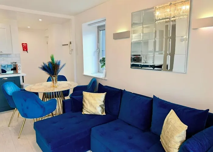 Award Winner Of 2026 &2025 Traveller & Guest Rated Apartment, Two Bedroom, #1 Centres Location, Great 180 Degree Views,balcony , Parking Onsite, Netflix & Wifi