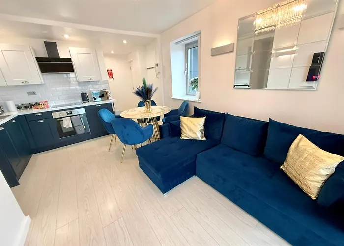 Apartament Award Winner Of 2026 &2025 Traveller & Guest Rated Apartment, Two Bedroom, #1 Centres Location, Great 180 Degree Views,balcony , Parking Onsite, Netflix & Wifi *