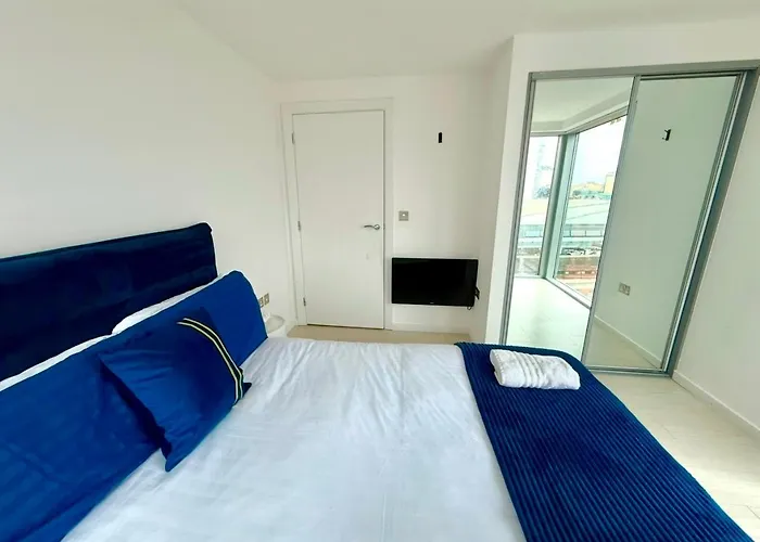 Award Winner Of 2026 &2025 Traveller & Guest Rated Apartment, Two Bedroom, #1 Centres Location, Great 180 Degree Views,balcony , Parking Onsite, Netflix & Wifi Leeds (West Yorkshire)