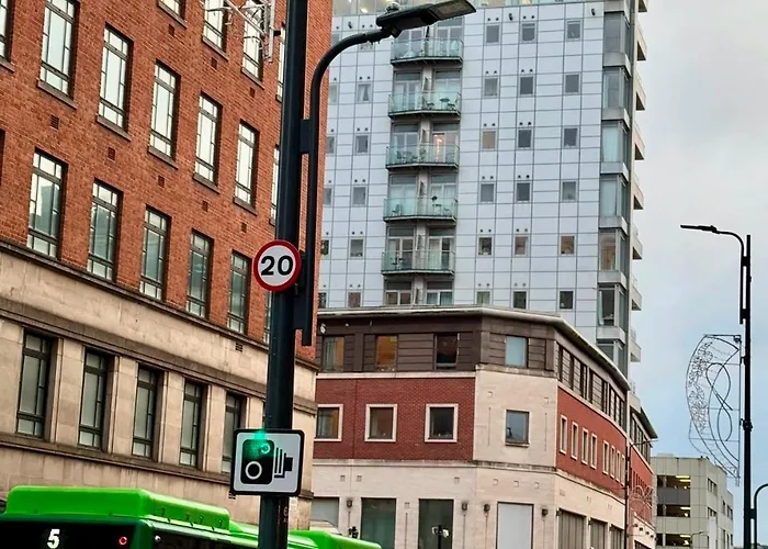 Award Winner Of 2026 &2025 Traveller & Guest Rated Apartment, Two Bedroom, #1 Centres Location, Great 180 Degree Views,balcony , Parking Onsite, Netflix & Wifi Apartament