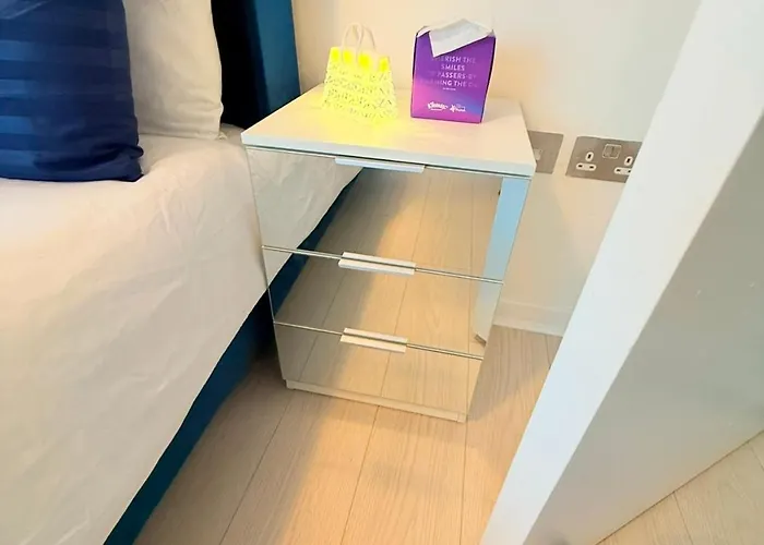 Apartament Award Winner Of 2026 &2025 Traveller & Guest Rated Apartment, Two Bedroom, #1 Centres Location, Great 180 Degree Views,balcony , Parking Onsite, Netflix & Wifi