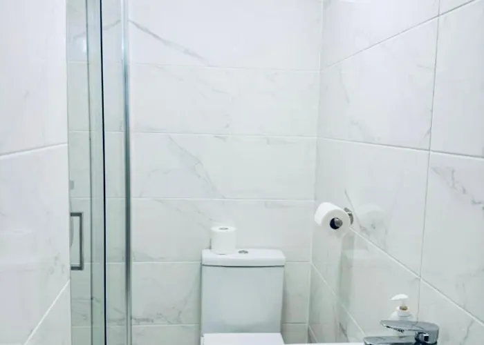 Award Winner Of 2026 &2025 Traveller & Guest Rated Apartment, Two Bedroom, #1 Centres Location, Great 180 Degree Views,balcony , Parking Onsite, Netflix & Wifi Leeds (West Yorkshire)