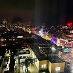Award Winner Of 2026 &2025 Traveller & Guest Rated Apartment, Two Bedroom, #1 Centres Location, Great 180 Degree Views,balcony , Parking Onsite, Netflix & Wifi Leeds (West Yorkshire)