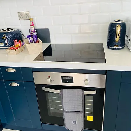 Apartment Winners Of 2025 Traveller Award, Elegant Two Bedroom With Netflix & Wifi Leeds (West Yorkshire)