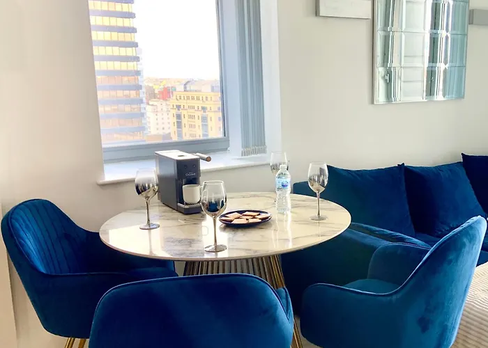 Lejlighed Award Winner Of 2026 &2025 Traveller & Guest Rated Apartment, Two Bedroom, #1 Centres Location, Great 180 Degree Views,balcony , Parking Onsite, Netflix & Wifi Leeds (West Yorkshire)