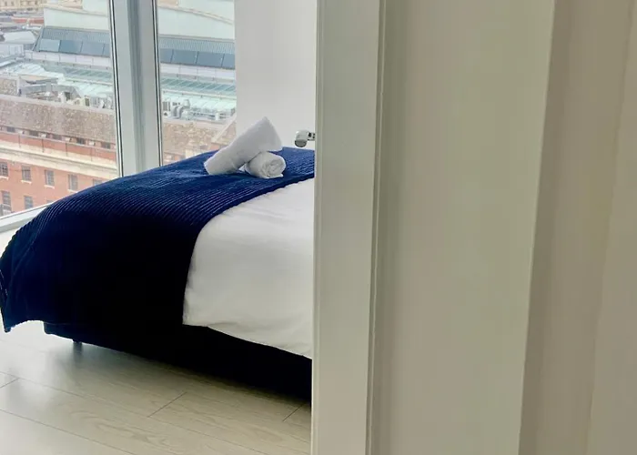 Award Winner Of 2026 &2025 Traveller & Guest Rated Apartment, Two Bedroom, #1 Centres Location, Great 180 Degree Views,balcony , Parking Onsite, Netflix & Wifi Leeds (West Yorkshire)