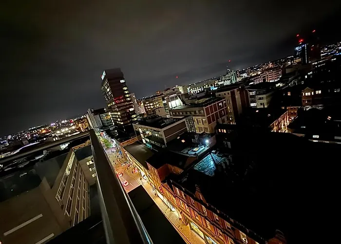 Award Winner Of 2026 &2025 Traveller & Guest Rated Apartment, Two Bedroom, #1 Centres Location, Great 180 Degree Views,balcony , Parking Onsite, Netflix & Wifi