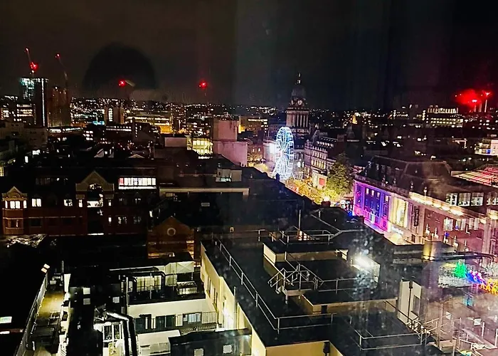 Award Winner Of 2026 &2025 Traveller & Guest Rated Apartment, Two Bedroom, #1 Centres Location, Great 180 Degree Views,balcony , Parking Onsite, Netflix & Wifi Leeds (West Yorkshire)